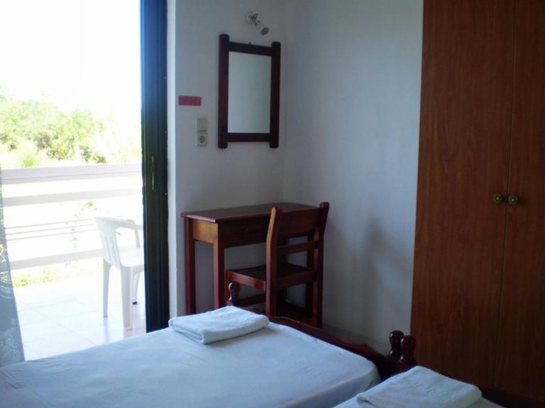 Eleni Studios & Apartments อาลีเกส ภายนอก รูปภาพ