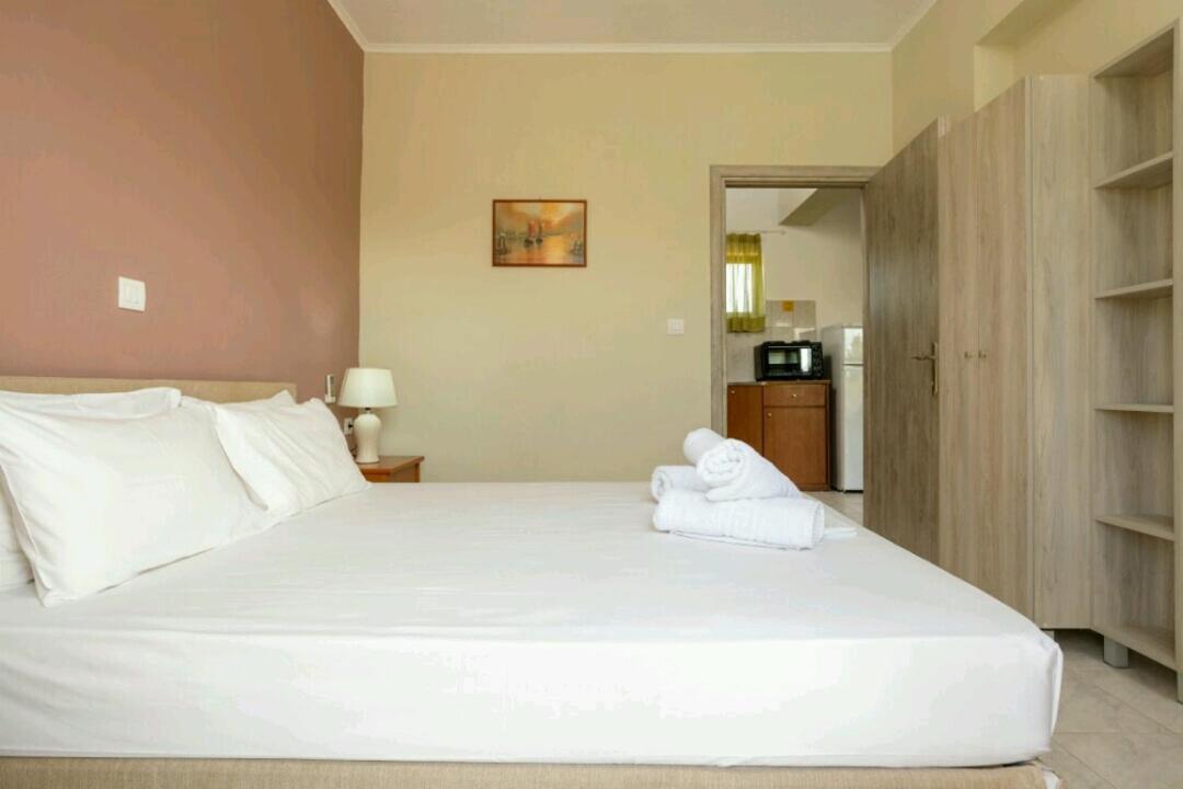 Eleni Studios & Apartments อาลีเกส ภายนอก รูปภาพ