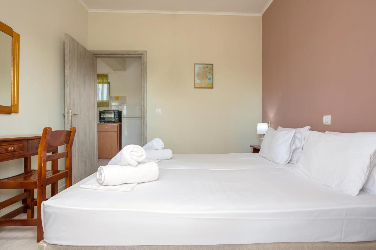 Eleni Studios & Apartments อาลีเกส ภายนอก รูปภาพ