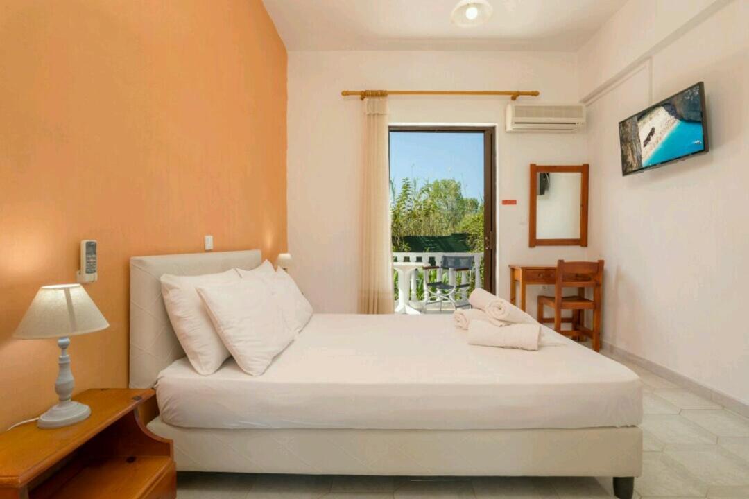 Eleni Studios & Apartments อาลีเกส ภายนอก รูปภาพ