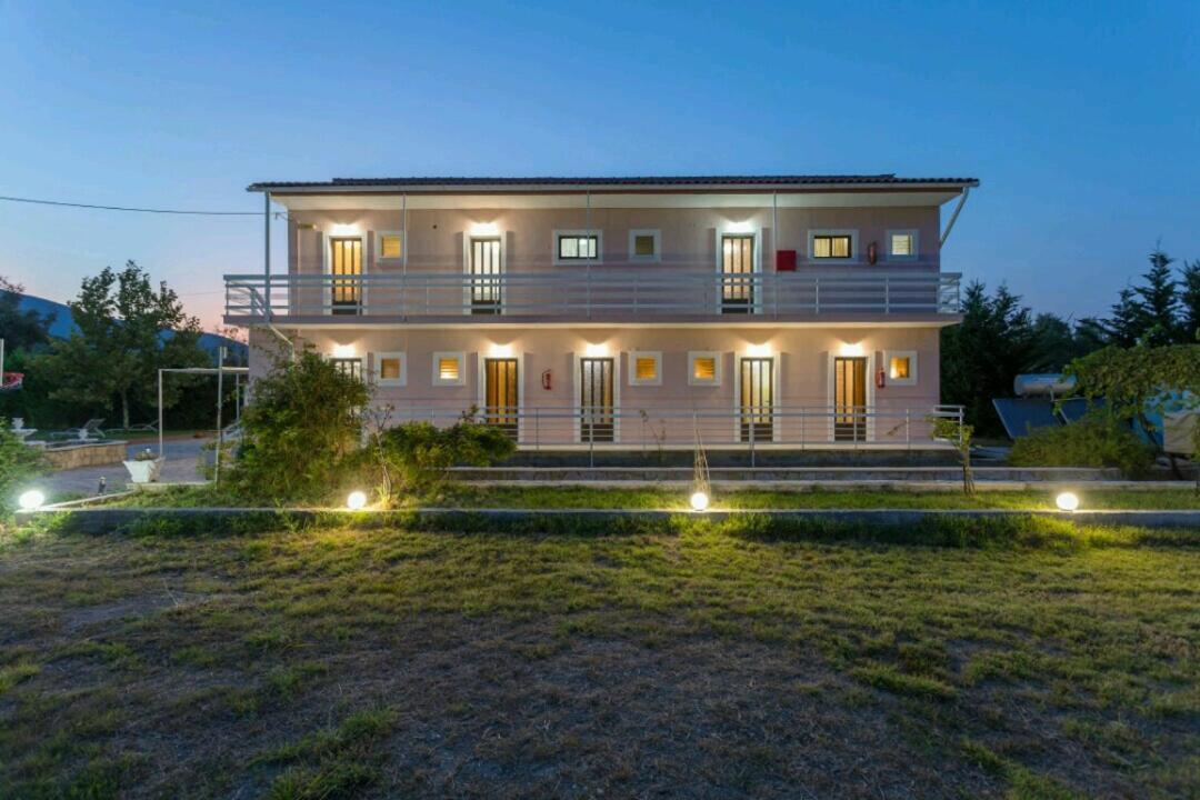 Eleni Studios & Apartments อาลีเกส ภายนอก รูปภาพ